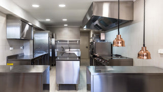 Location des nos cuisines pour vos événements privés au domaine de bourrian à Saint Tropez 