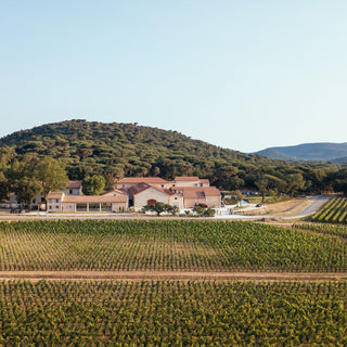 Le Domaine de Bourrian, situé à Gassin dans le Golfe de Saint-Tropez, offre un cadre provençal élégant pour mariages et événements haut de gamme.
